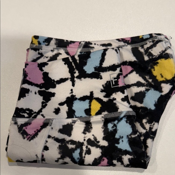 Fleo Abstract Print Women's Shorts - Picture 7 of 7